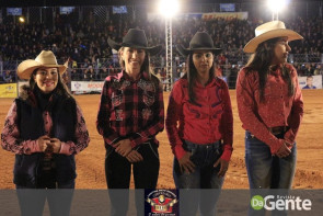 Veja os clicks da terceira noite do Dourados Rodeio Festival