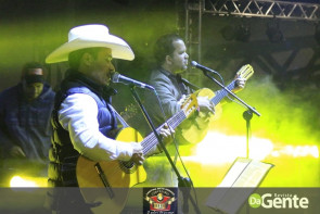 Veja os clicks da terceira noite do Dourados Rodeio Festival