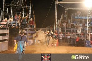 Veja os clicks da última  noite do Dourados Rodeio Festival