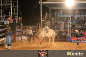 Veja os clicks da última  noite do Dourados Rodeio Festival