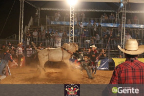 Veja os clicks da última  noite do Dourados Rodeio Festival