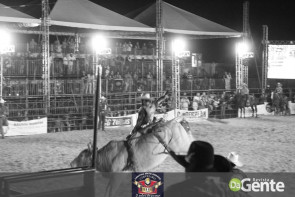 Veja os clicks da última  noite do Dourados Rodeio Festival