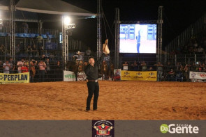 Veja os clicks da última  noite do Dourados Rodeio Festival