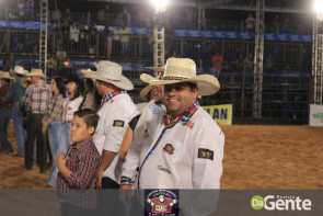 Veja os clicks da última  noite do Dourados Rodeio Festival