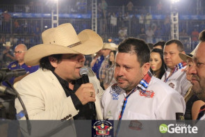 Veja os clicks da última  noite do Dourados Rodeio Festival