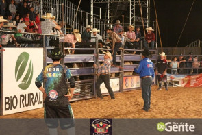 Veja os clicks da última  noite do Dourados Rodeio Festival