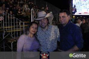 Veja os clicks da última  noite do Dourados Rodeio Festival