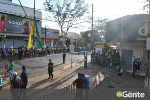 Desfile militar emociona e marca feriado da independência em Dourados