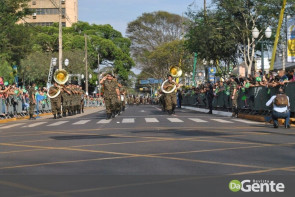 Desfile militar emociona e marca feriado da independência em Dourados