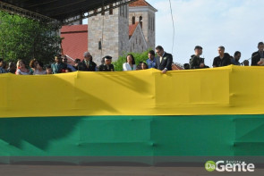Desfile militar emociona e marca feriado da independência em Dourados
