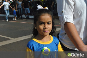 Desfile militar emociona e marca feriado da independência em Dourados
