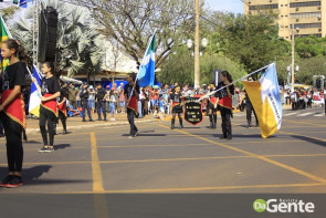 Confiram as fotos do Desfile Cívico de Dourados