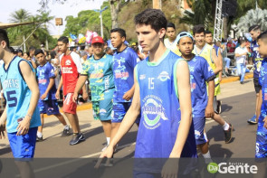 Confiram as fotos do Desfile Cívico de Dourados