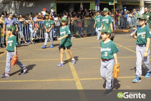 Confiram as fotos do Desfile Cívico de Dourados