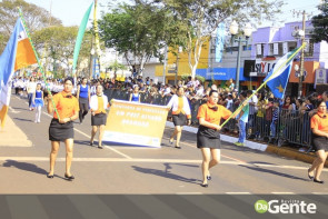 Confiram as fotos do Desfile Cívico de Dourados