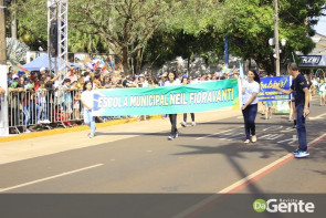 Confiram as fotos do Desfile Cívico de Dourados