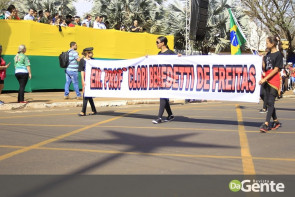 Confiram as fotos do Desfile Cívico de Dourados