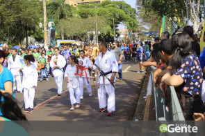 Confiram as fotos do Desfile Cívico de Dourados