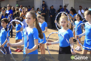Confiram as fotos do Desfile Cívico de Dourados