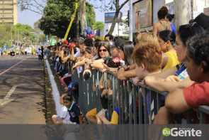 Confiram as fotos do Desfile Cívico de Dourados