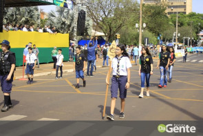 Confiram as fotos do Desfile Cívico de Dourados