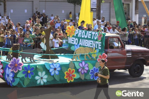 Confiram as fotos do Desfile Cívico de Dourados