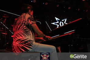 Confiram os clicks do show do Roupa Nova