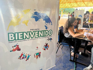 ‘Bienvenidos’ é um plano de ação destinado ao atendimento socioassistencial de pessoas migrantes ou refugiadas da Venezuela (Foto: Mayara Freire/Prefeitura de Dourados)