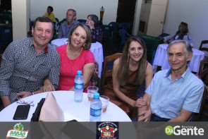 Confiram as fotos da SEXTANEJA no Clube Indaiá