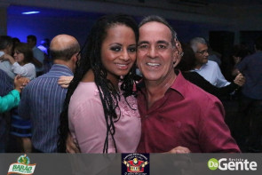 Confiram as fotos da SEXTANEJA no Clube Indaiá