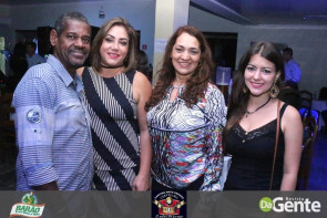 Confiram as fotos da SEXTANEJA no Clube Indaiá