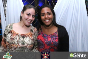 Confiram as fotos da SEXTANEJA no Clube Indaiá