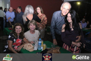 Confiram as fotos da SEXTANEJA no Clube Indaiá