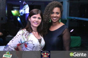 Confiram as fotos da SEXTANEJA no Clube Indaiá