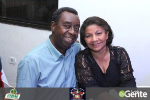 Confiram as fotos da SEXTANEJA no Clube Indaiá