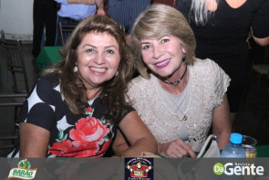 Confiram as fotos da SEXTANEJA no Clube Indaiá