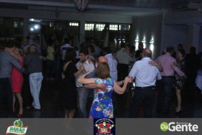 Confiram as fotos da SEXTANEJA no Clube Indaiá