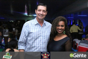 Confiram as fotos da SEXTANEJA no Clube Indaiá