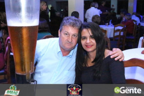 Confiram as fotos da SEXTANEJA no Clube Indaiá