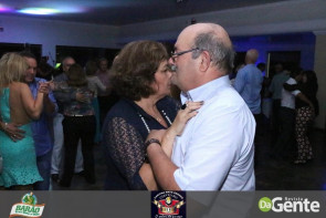 Confiram as fotos da SEXTANEJA no Clube Indaiá