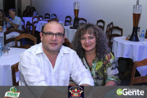 Confiram as fotos da SEXTANEJA no Clube Indaiá