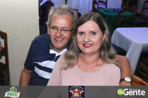 Confiram as fotos da SEXTANEJA no Clube Indaiá