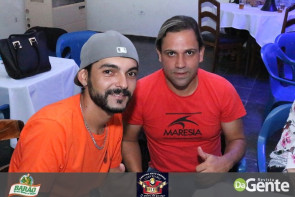 Confiram as fotos da SEXTANEJA no Clube Indaiá