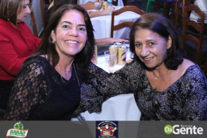 Confiram as fotos da SEXTANEJA no Clube Indaiá