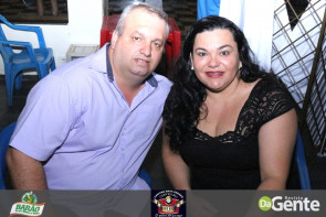 Confiram as fotos da SEXTANEJA no Clube Indaiá