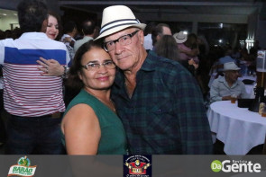 Confiram as fotos da SEXTANEJA no Clube Indaiá