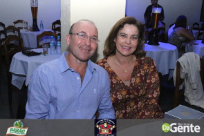 Confiram as fotos da SEXTANEJA no Clube Indaiá