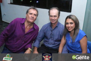 Confiram as fotos da SEXTANEJA no Clube Indaiá