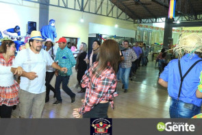 Confiram as fotos do Arraiá da Cantina Mato Grosso