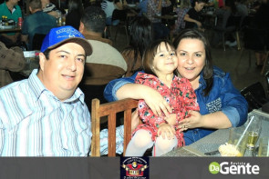 Confiram as fotos do Arraiá da Cantina Mato Grosso